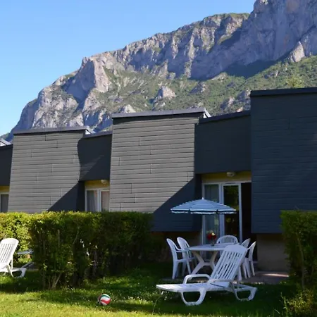 Les Cabannes 3p 4 Resort *